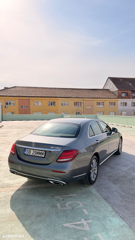 Mercedes-Benz E 220 d 4MATIC Aut. - 10