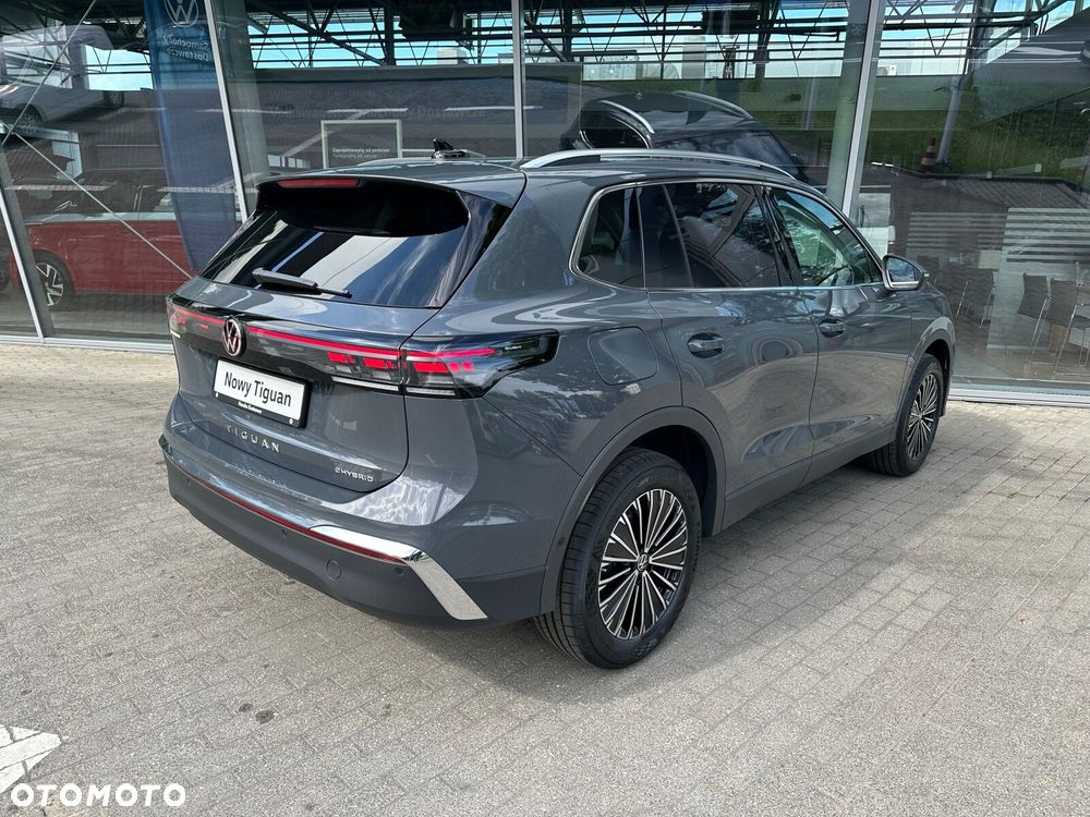 Volkswagen Tiguan - 9
