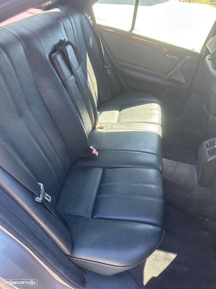 Mercedes-Benz E 200 - 7