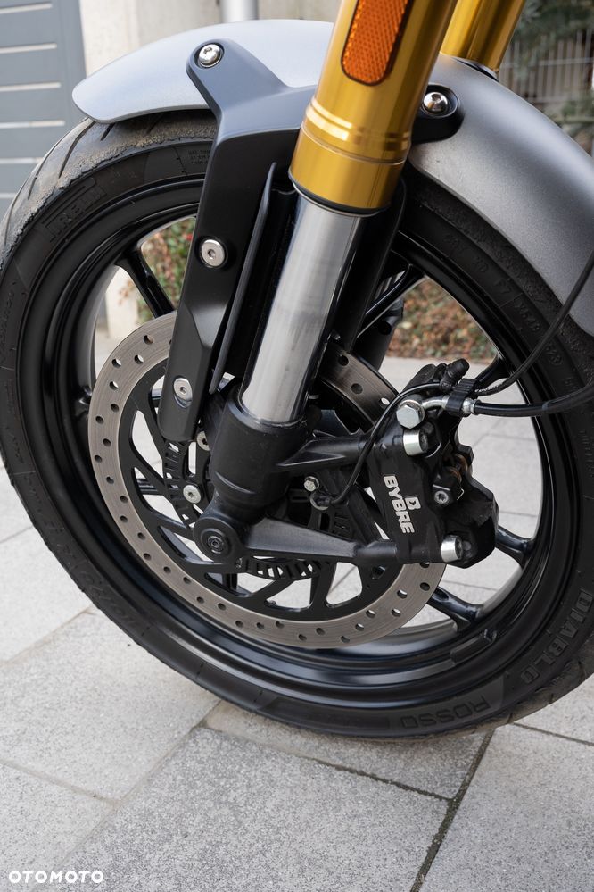 Triumph Speed Twin - 12