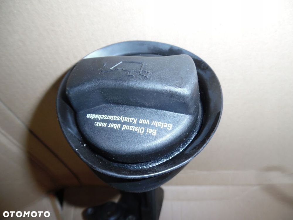 VW T4 2.5TDI 96- WLEW OLEJU DO SILNIKA KOREK WLEWU OLEJU - 3