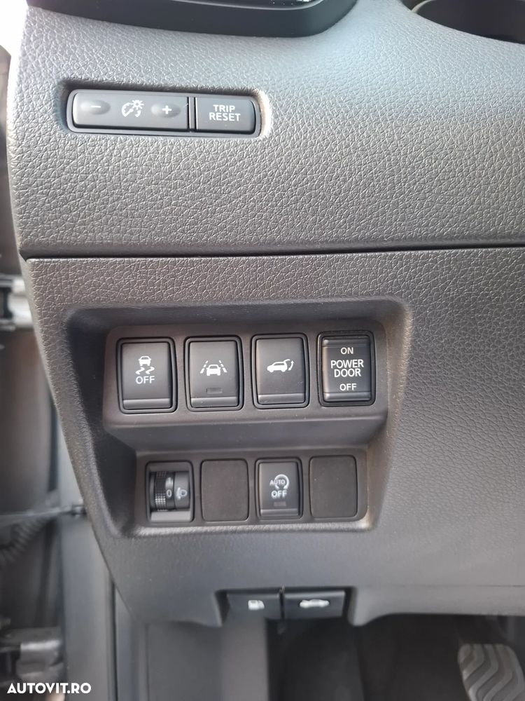 Nissan X-Trail 1.6 dCi N-Connecta - 28