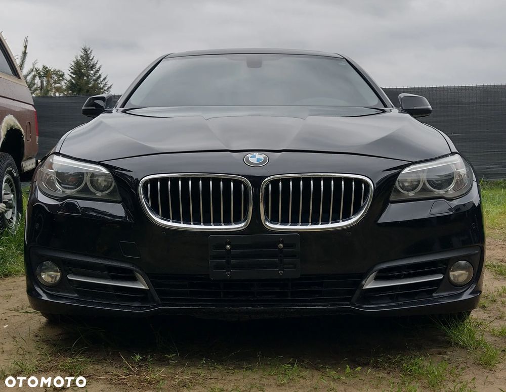 BMW Seria 5 528i xDrive Sport-Aut Luxury Line - 3