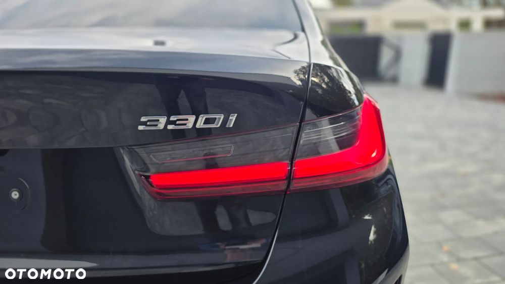 BMW Seria 3 330i xDrive M Sport sport - 9