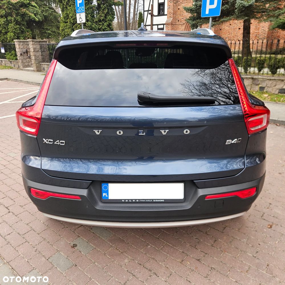 Volvo XC 40 B4 B AWD DKG Momentum Pro - 13