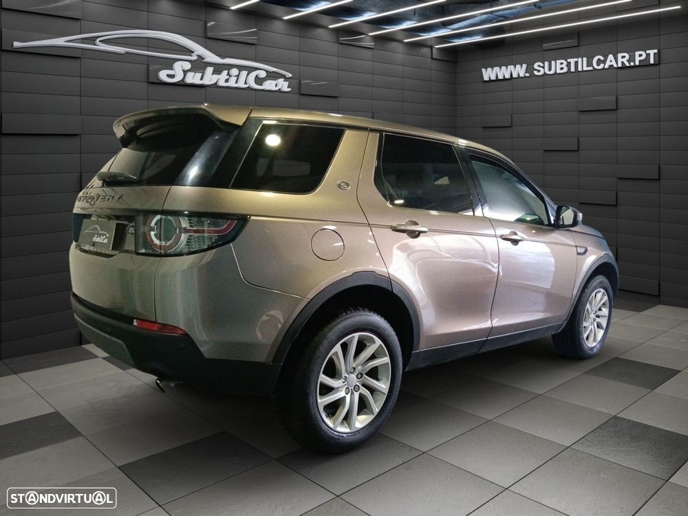 Land Rover Discovery Sport 2.0 D AWD R-Dynamic S - 4