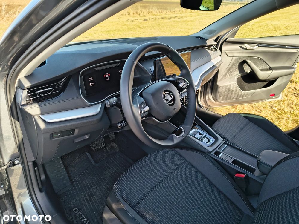 Skoda Octavia 1.5 TSI mHEV Selection DSG - 11
