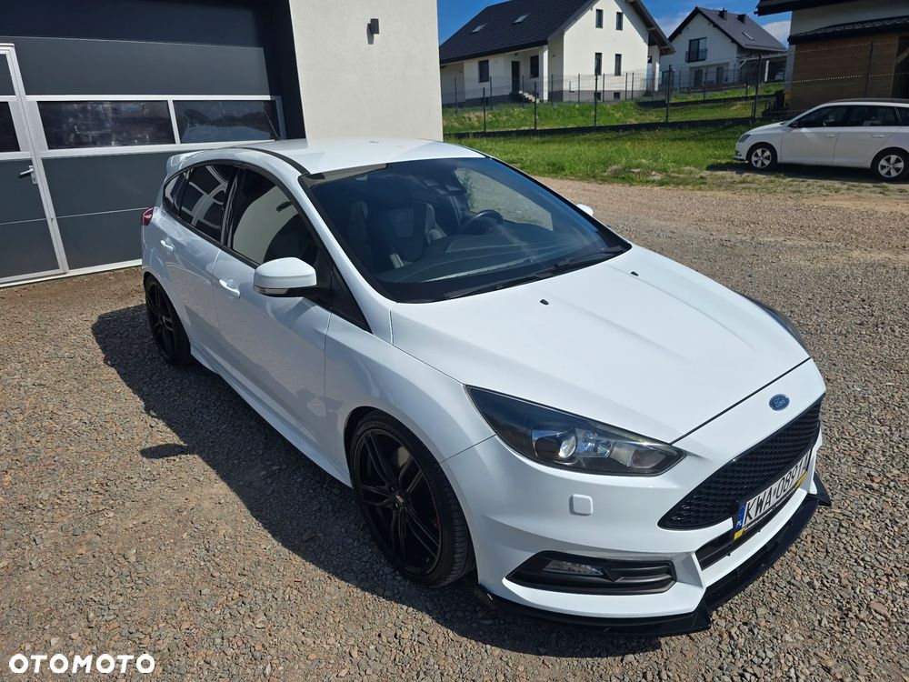 Ford Focus - 24