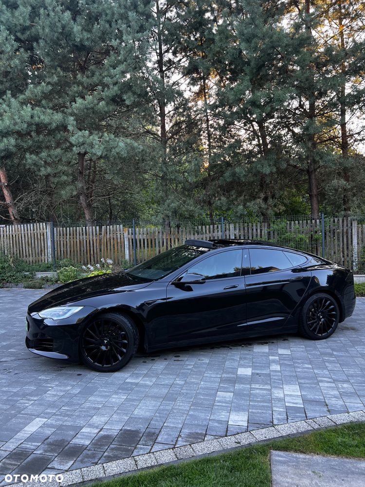 Tesla Model S - 3