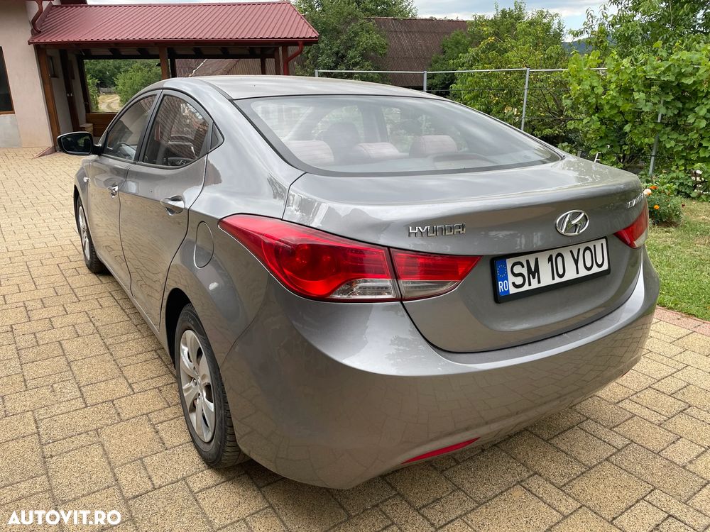 Hyundai Elantra 1.6 MPi - 5