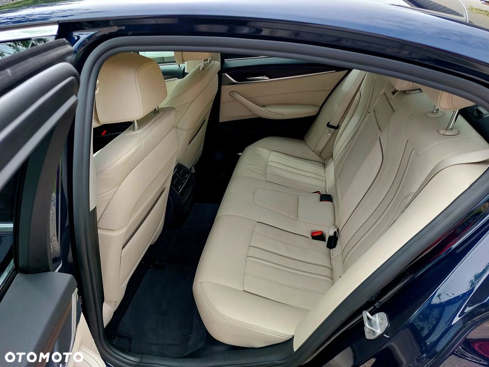 BMW Seria 5 520d xDrive Luxury Line sport - 7