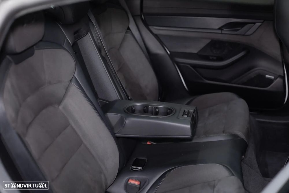 Porsche Taycan Sport Turismo GTS - 19