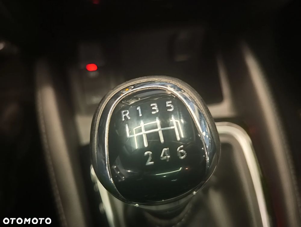 Nissan Qashqai 1.2 DIG-T N-Connecta EU6 - 18