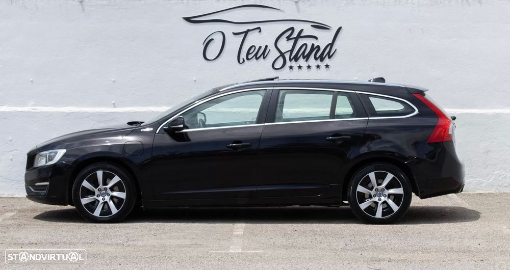 Volvo V60 D6 Plug-In-Hybrid AWD Geartronic Momentum — fotografia 5