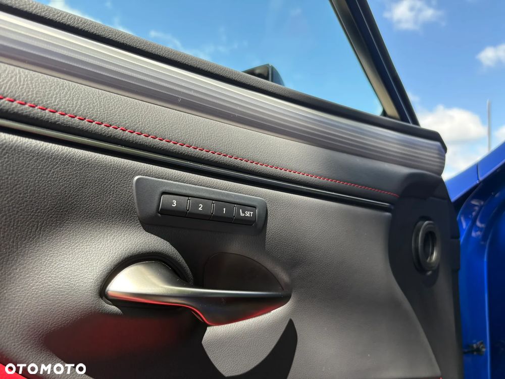 Lexus ES 300h F Sport Edition - 13