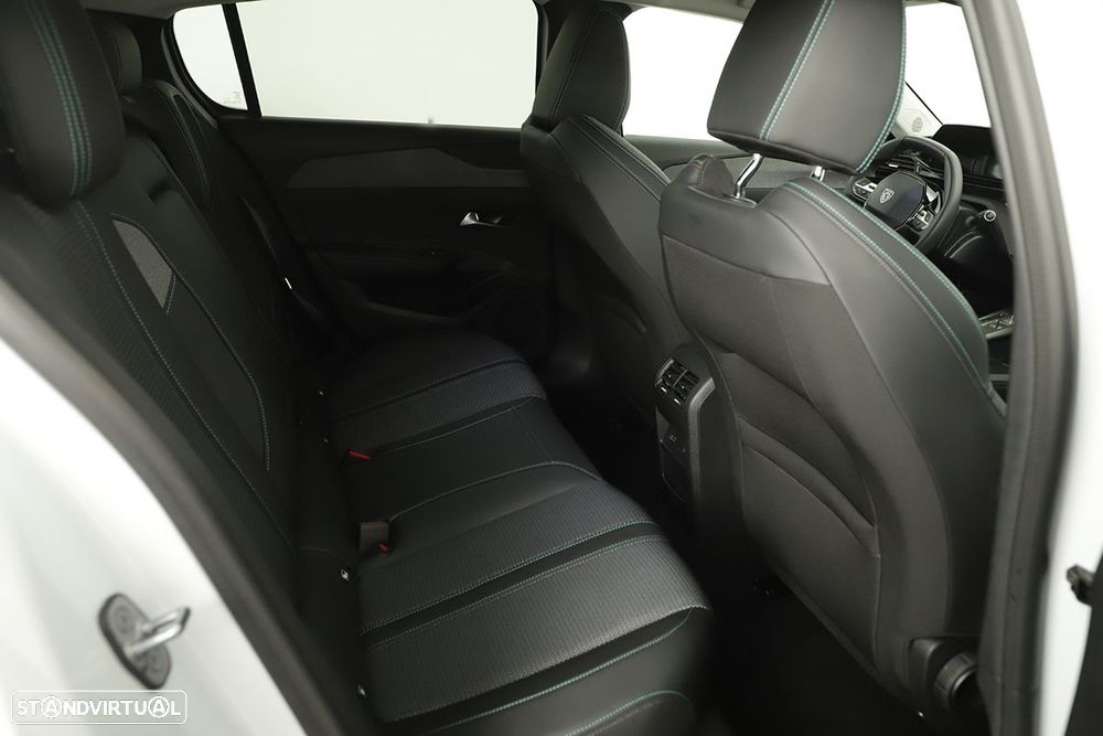 Peugeot 308 1.6 Hybrid Allure Pack e-EAT8 - 18