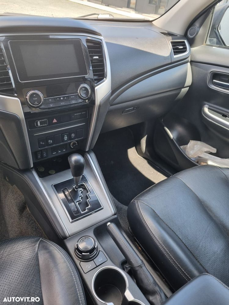Mitsubishi L200 Double Cab 2.2 DI-D A/T Intense - 5
