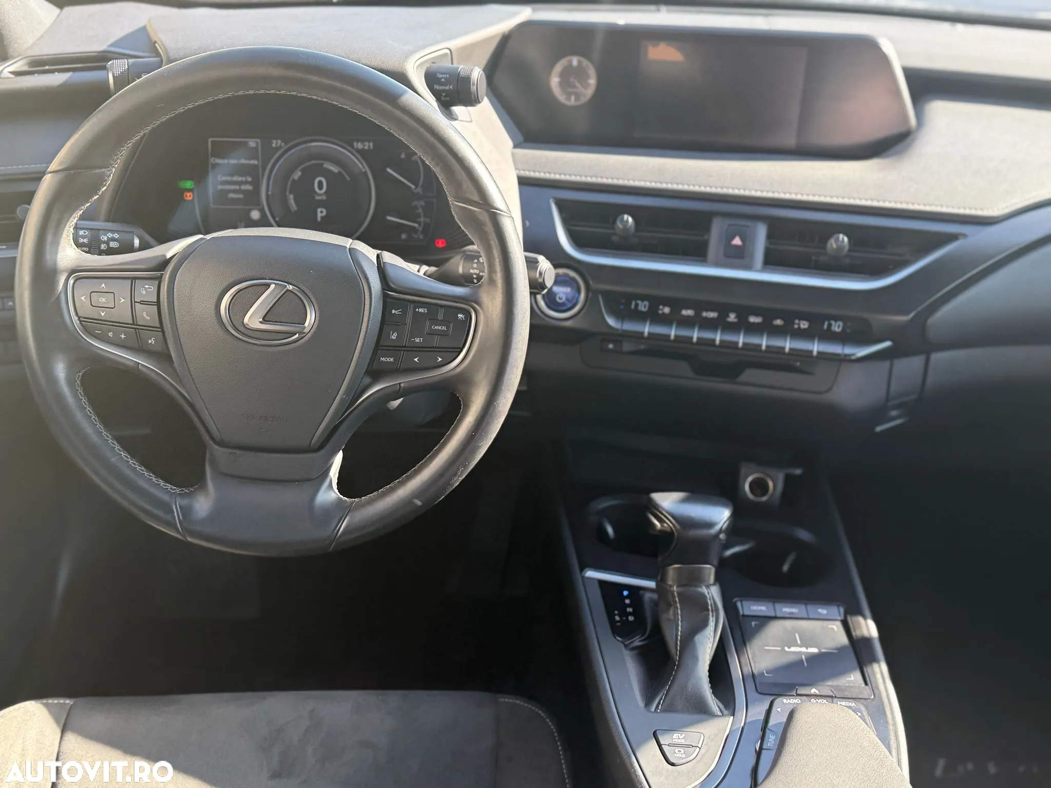 Lexus UX 250h 2.0L HEV 20H- (178 HP) 4X2 CVT Business - 18