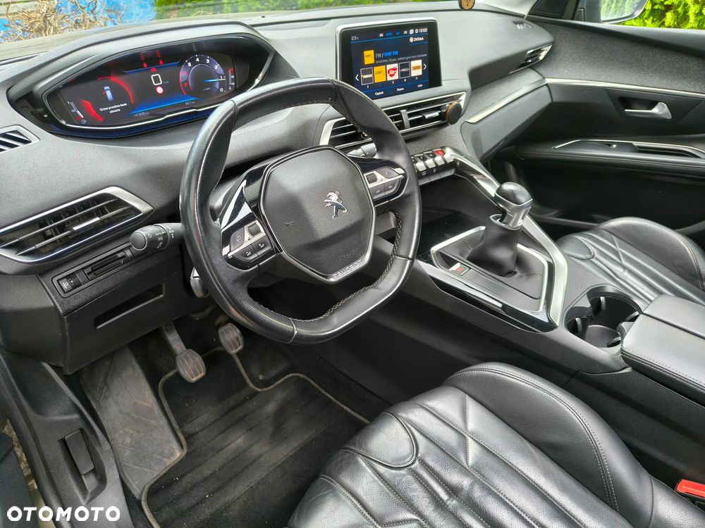 Peugeot 5008 1.2 PureTech Allure Pack S&S - 17