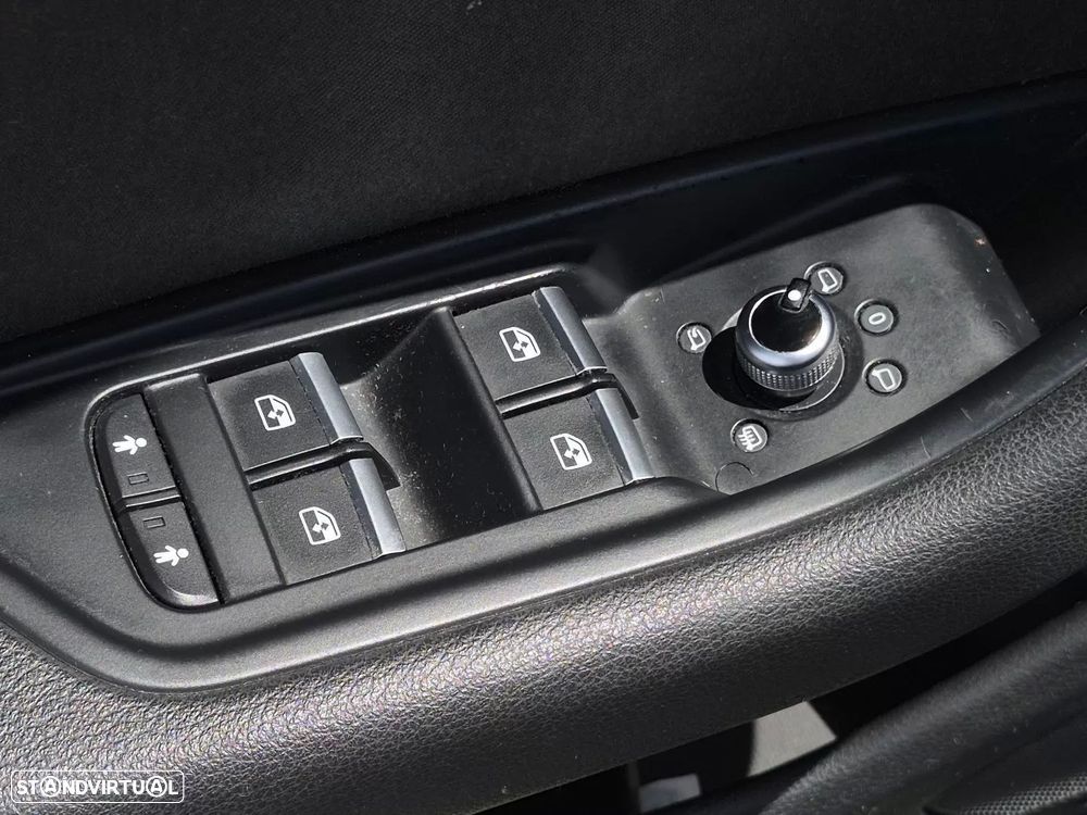 Audi A4 2.0 TDI Advance - 21