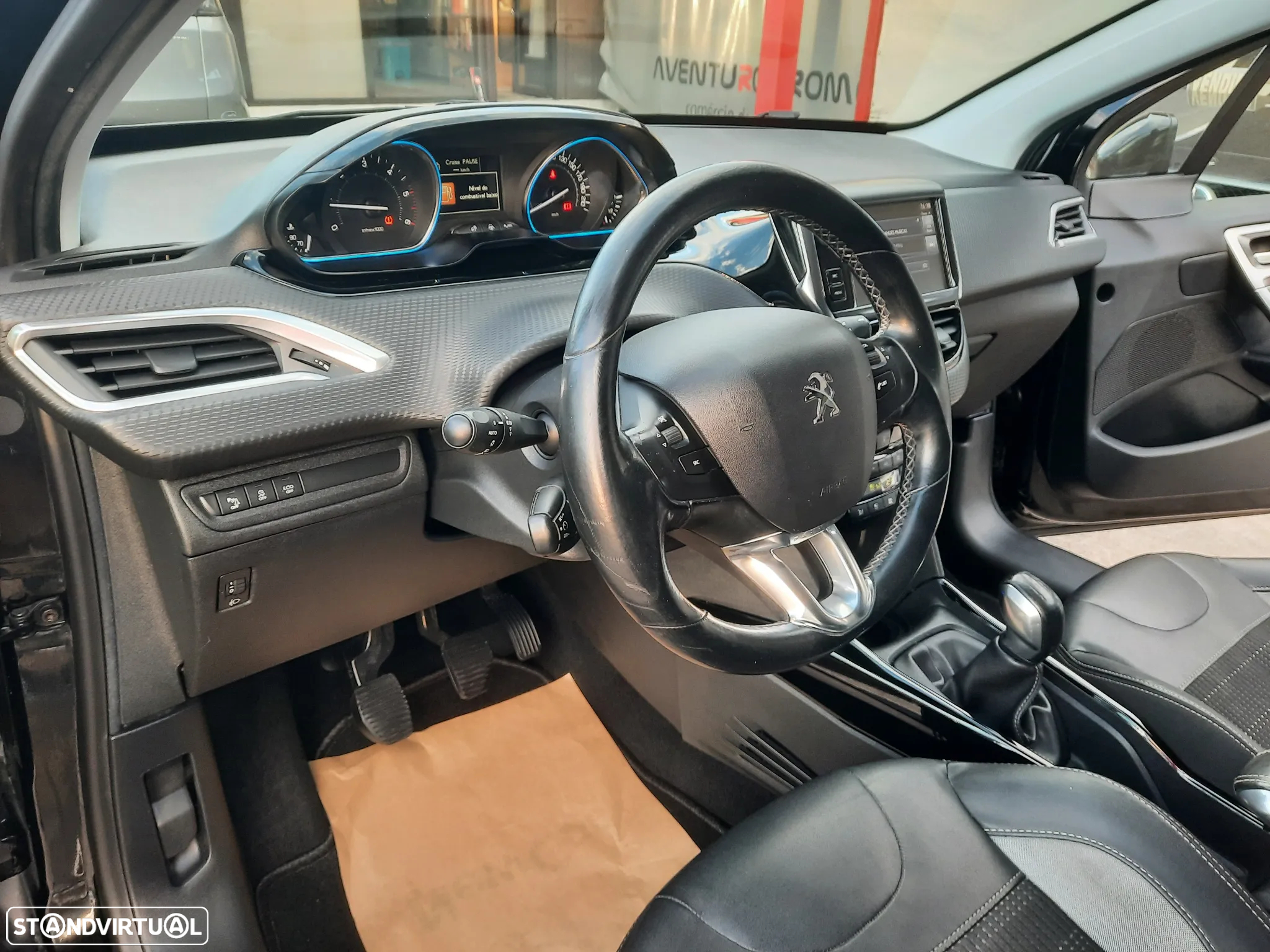Peugeot 2008 1.6 BlueHDi Allure - 15