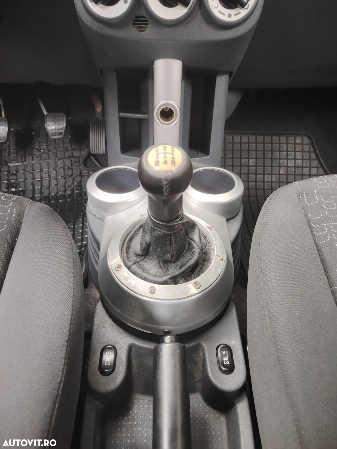 Mitsubishi Colt - 8