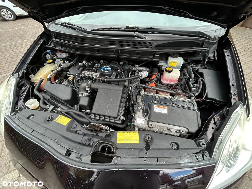 Toyota Prius 1.8 HSD Prestige - 2