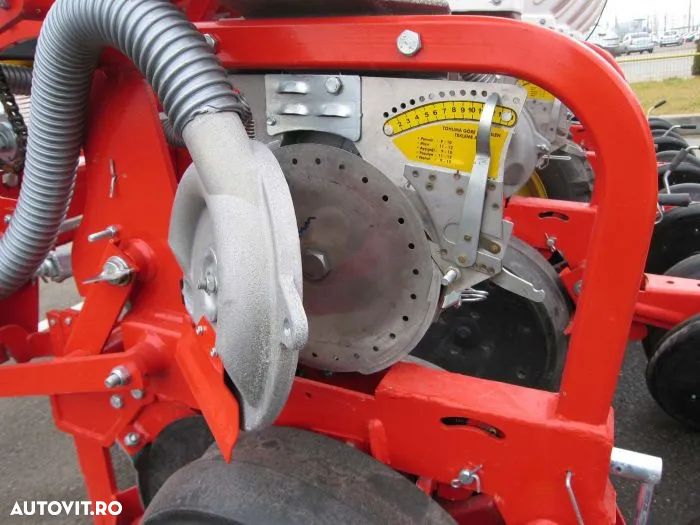 Bufer Semanatoare pneumatica pentru porumb si plante prasitoare cadru fix, Bufer, 6 randuri, calculator DMS08-6, buncar fertilizare jumbo inox 1000 litri,  dublu disc la semanat si fertilizare - 4