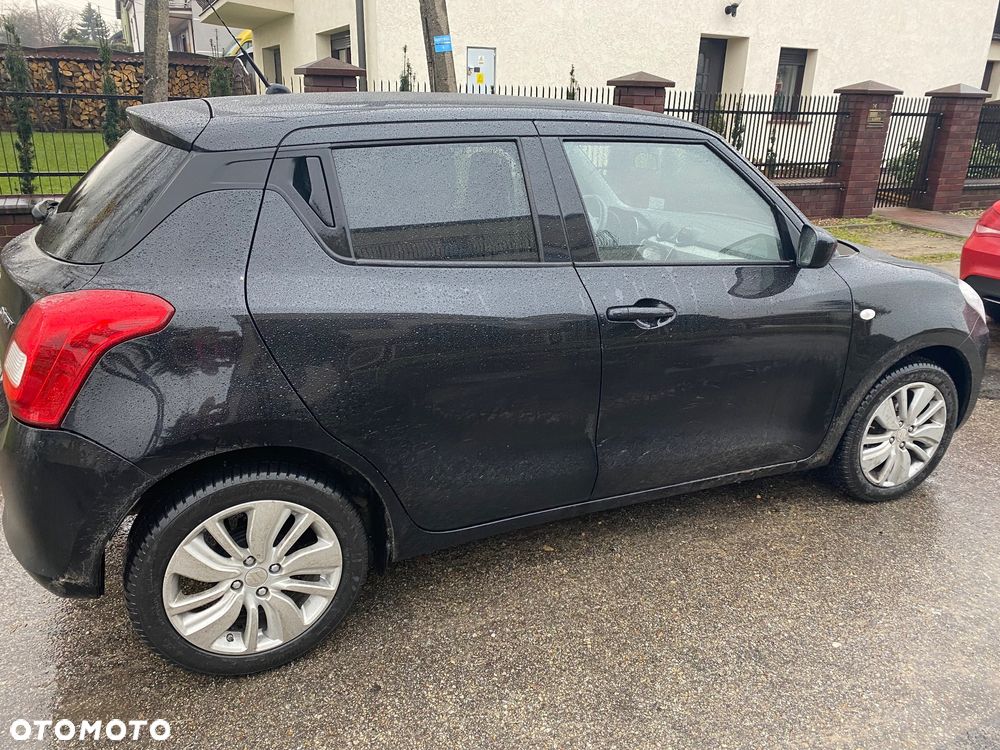 Suzuki Swift 1.2 Premium Plus - 4