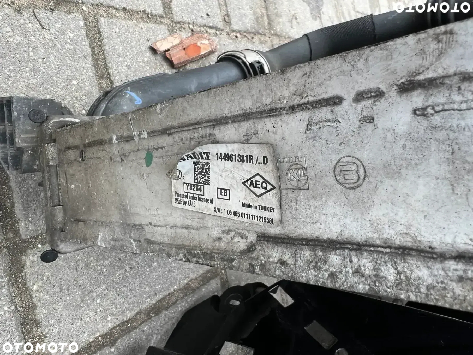 ZDERZAK MASKA LAMPY PAS PRZOD CAPTUR LIFT FULL - 16