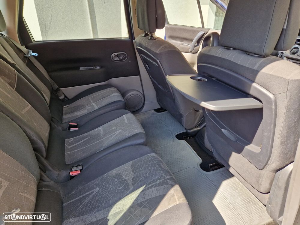 Renault Scénic 1.5 dCi Confort - 8