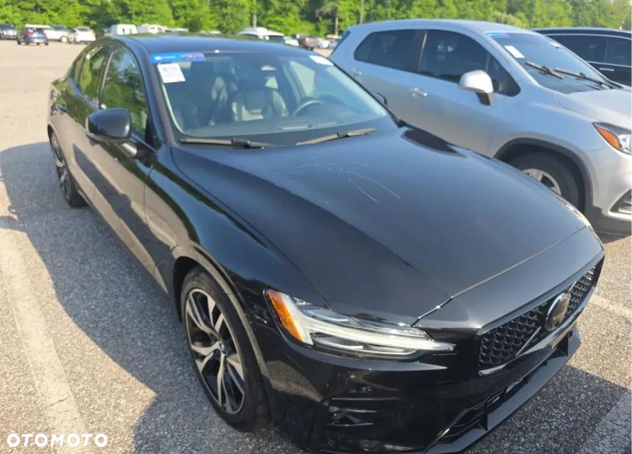 Volvo S60 B5 B AWD Plus Dark - 3
