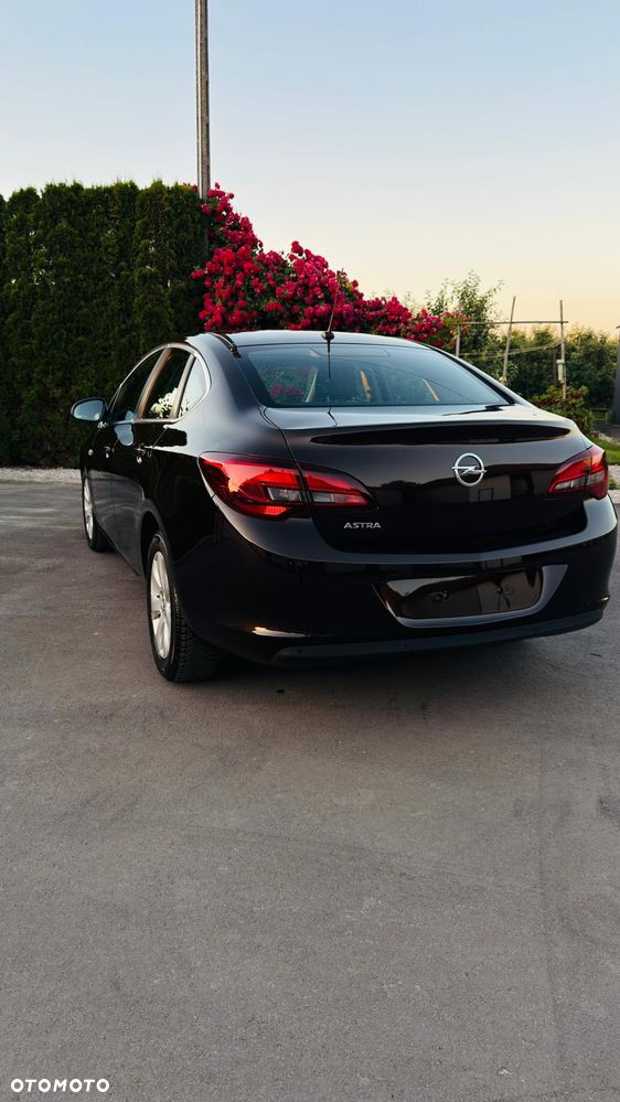 Opel Astra 1.6 Energy EU6 - 17
