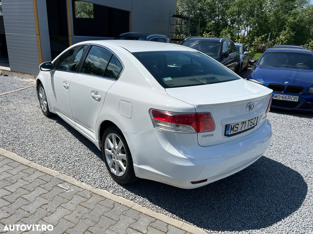 Toyota Avensis - 22