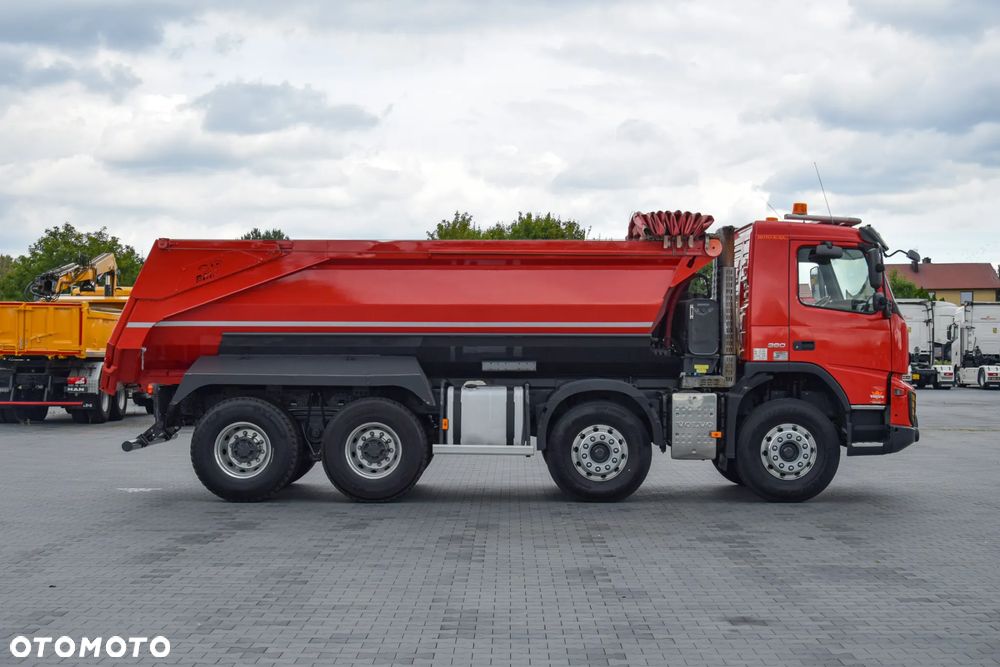 Volvo FMX380 / 8x4 / 13 LITROWY SILNIK / EURO 5 / WYWROTKA TYLNOZSYPOWA / HYDROKLAPA / KAMERA COFANIA / SERWISOWANA / SPROWADZONA - 4