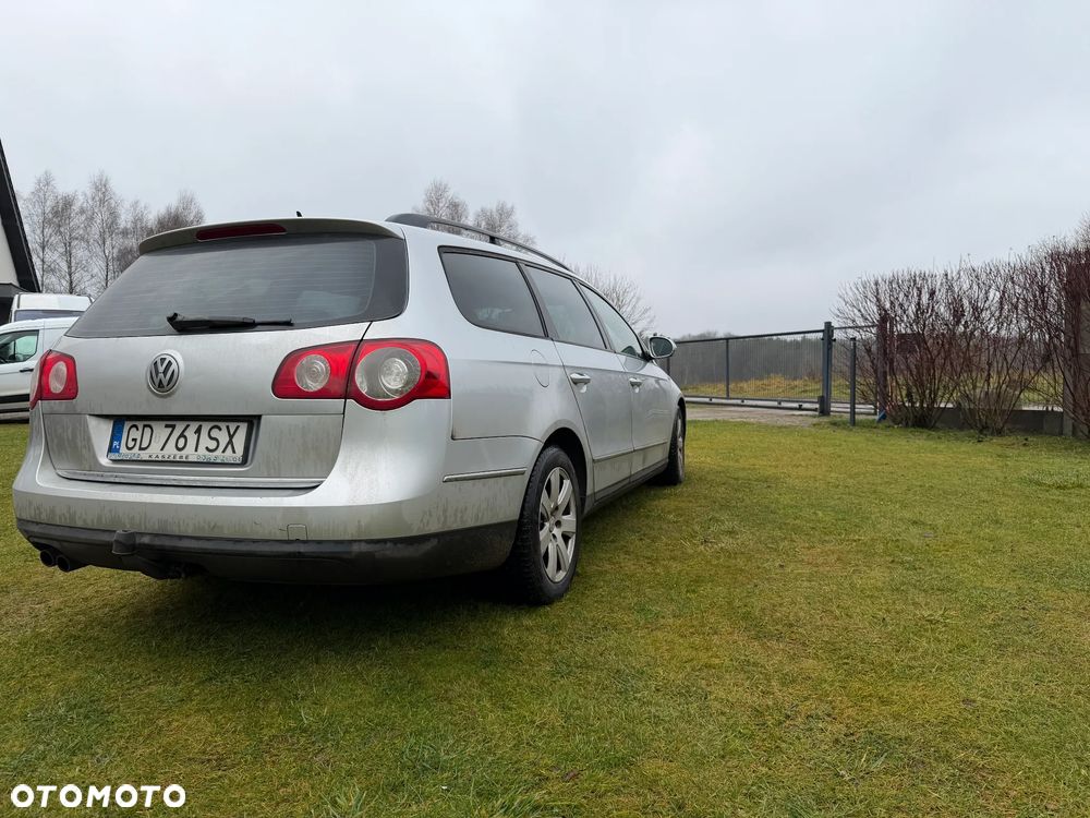 Volkswagen Passat 2.0 TDI DPF DSG Comfortline - 4
