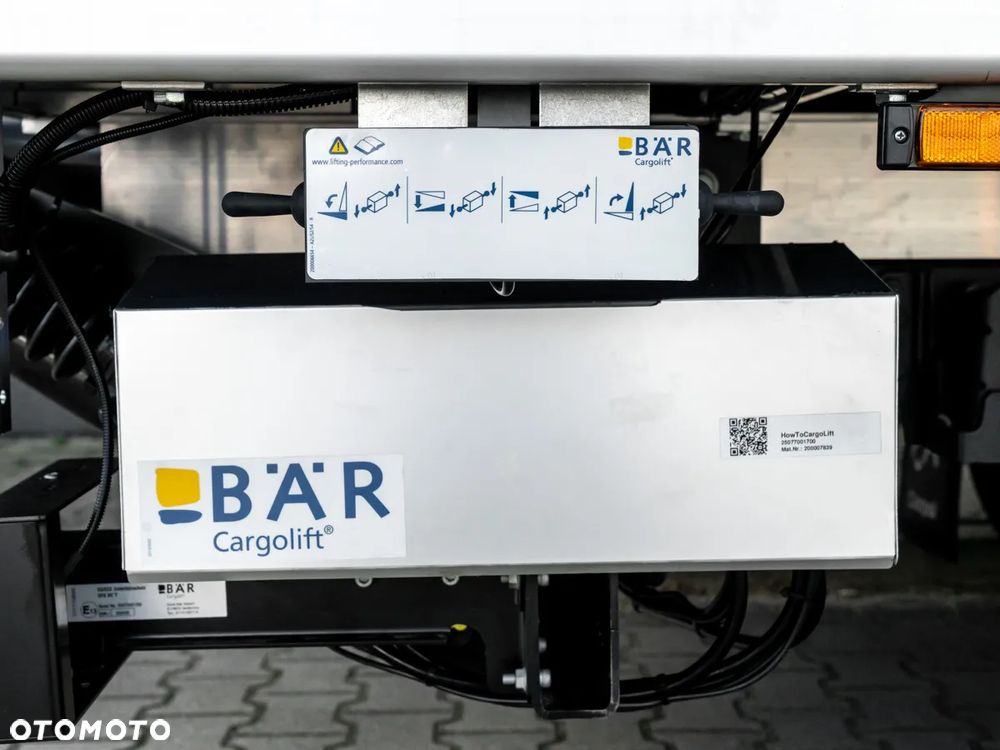 Iveco Daily 35S16H 3.0 kontener z windą - 8