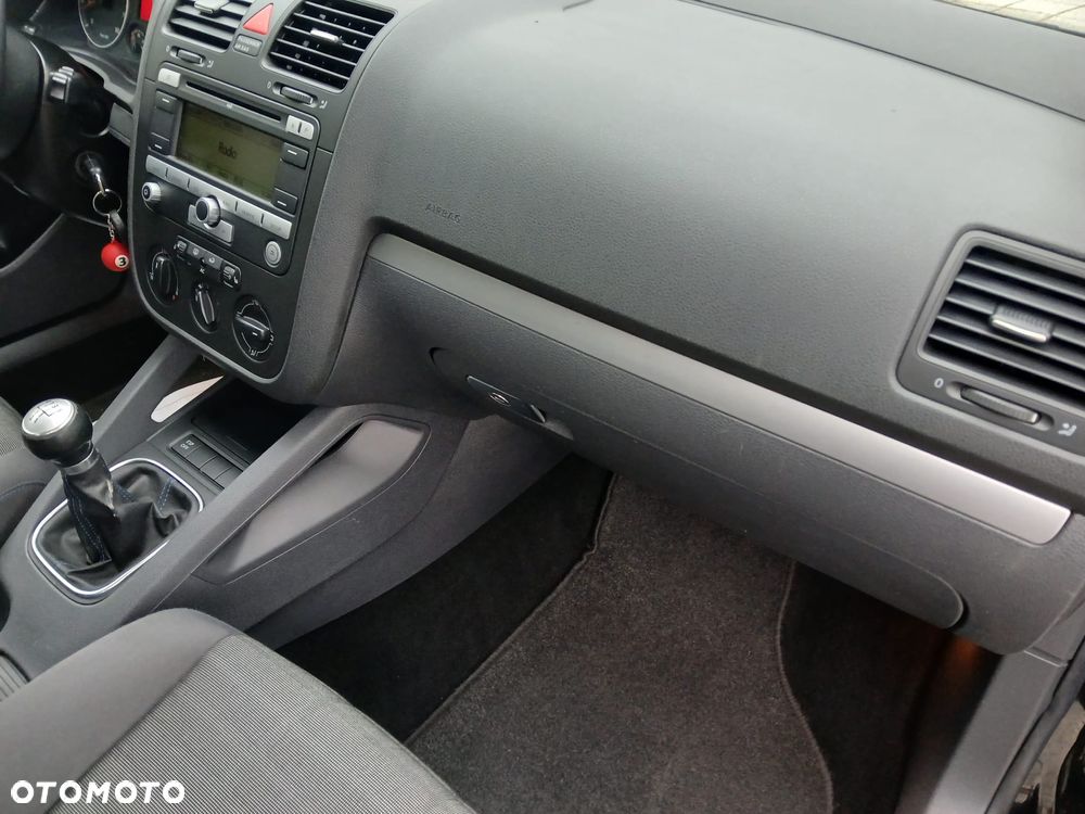 Volkswagen Golf - 21