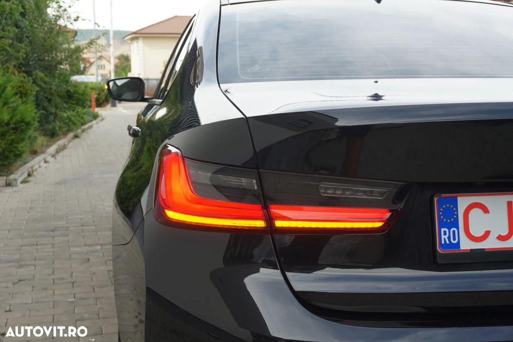 BMW Seria 3 318d Aut. Luxury Line - 28