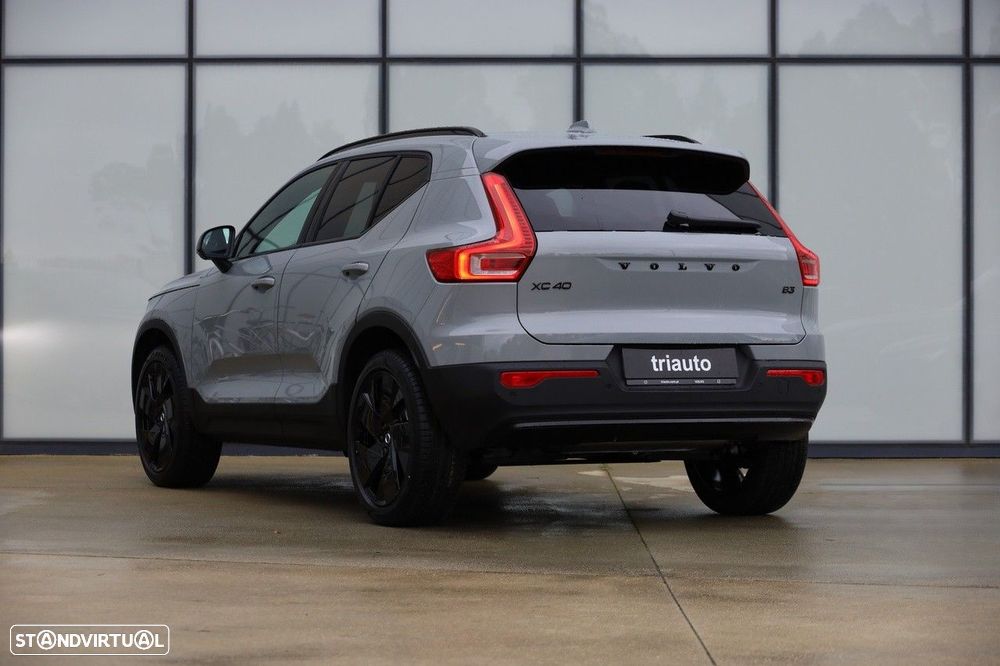 Volvo XC 40 2.0 B3 Black Edition - 23