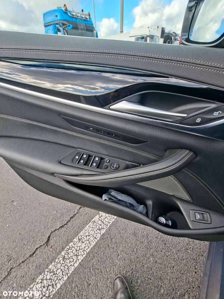 BMW Seria 5 530d xDrive mHEV Luxury Line - 9