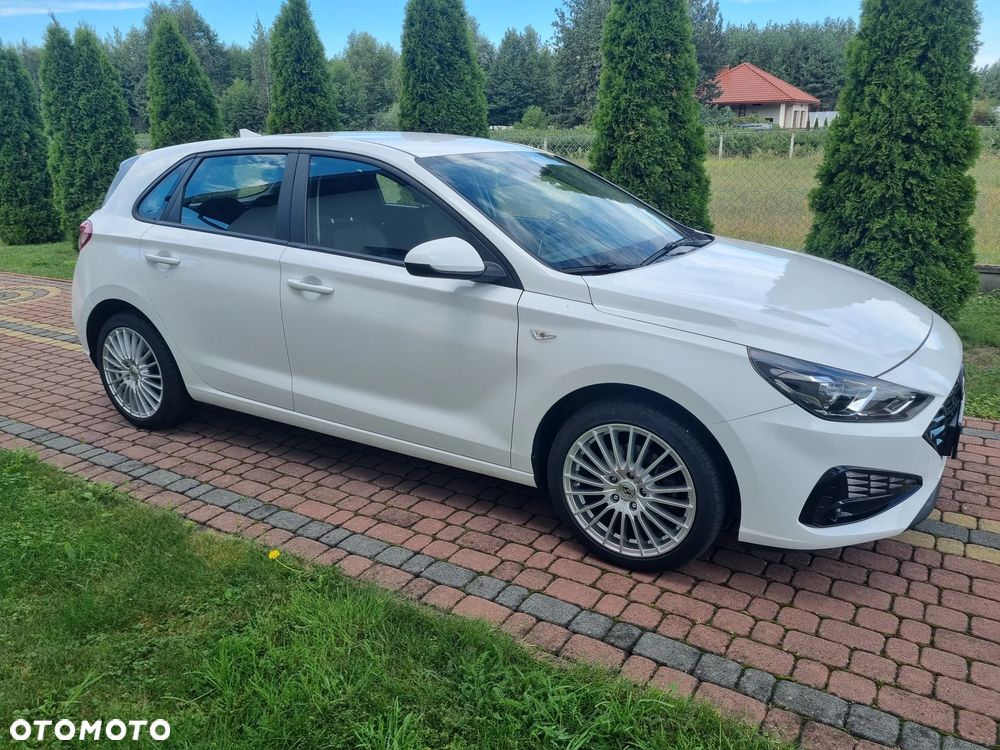 Hyundai i30 1.5 DPI Classic + - 11