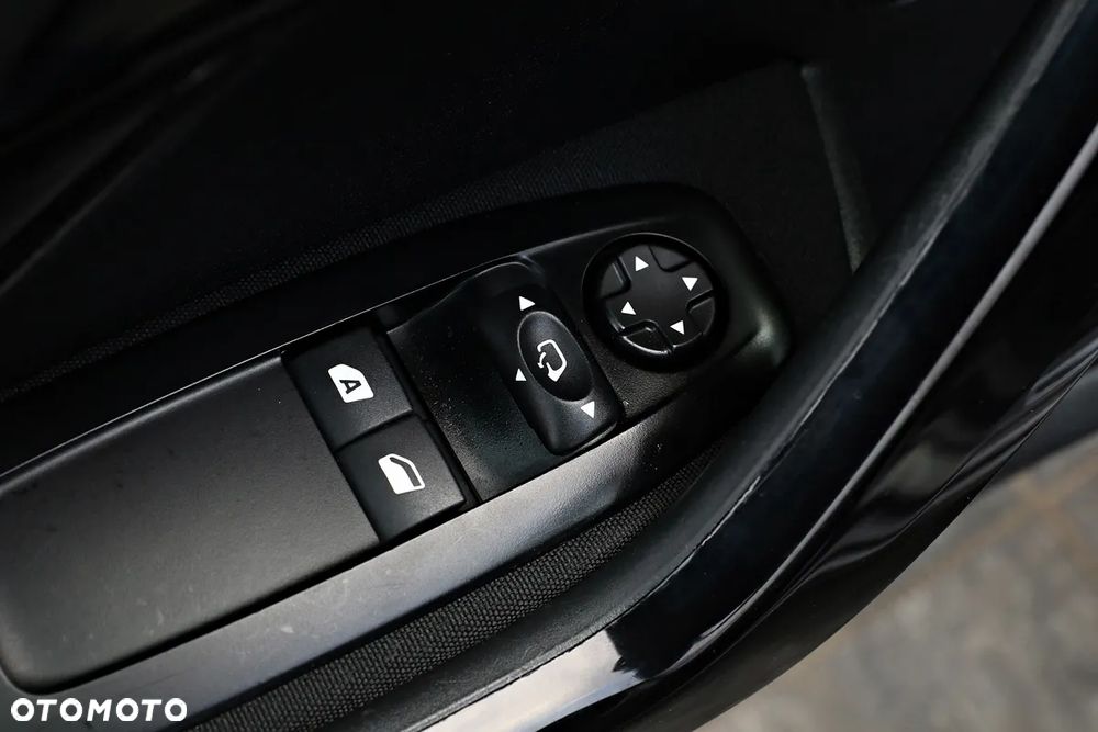 Peugeot 208 1.2 PureTech Style - 28