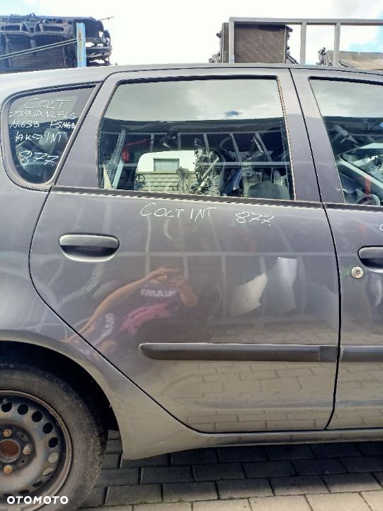 Drzwi Prawe Tylne Prawy Tył Mitsubishi Colt VI Kolor: INT - 1