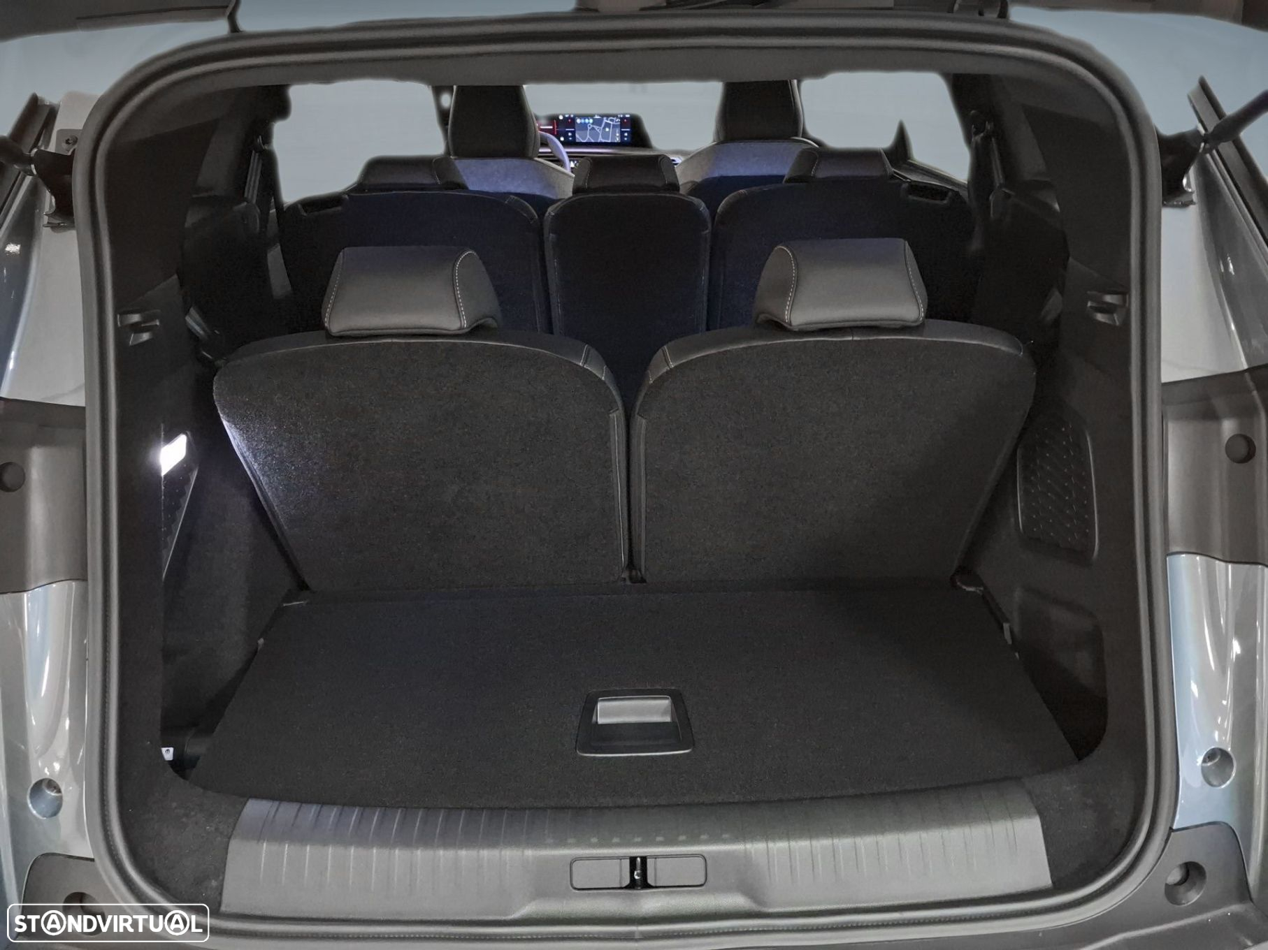 Peugeot E-5008 73 kWh Allure - 24