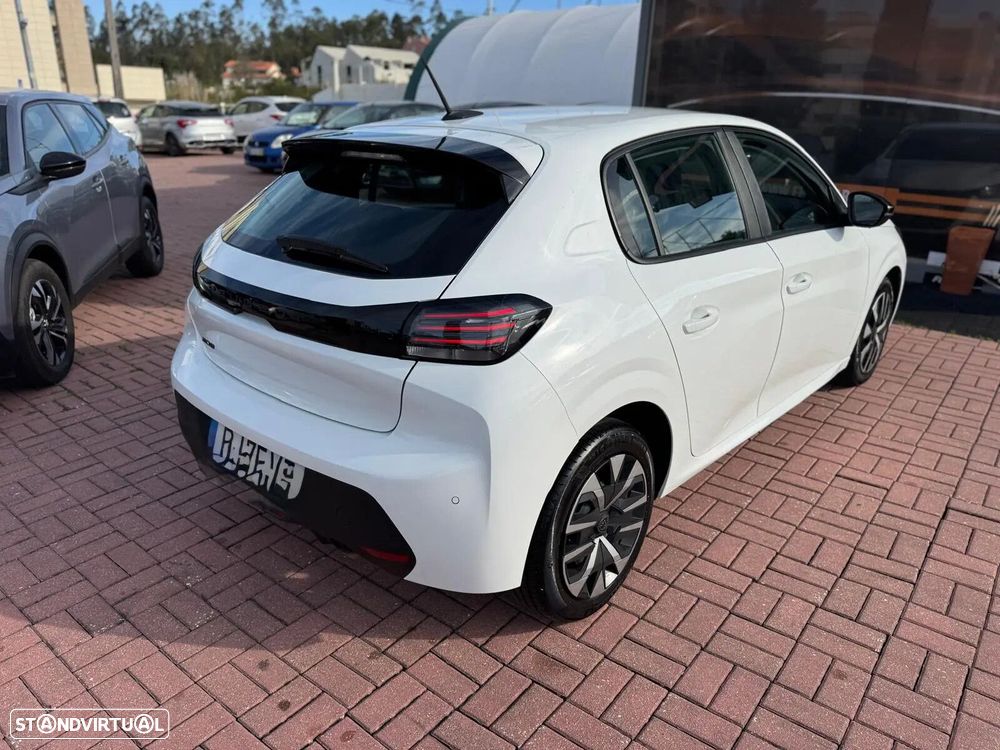 Peugeot 208 - 32