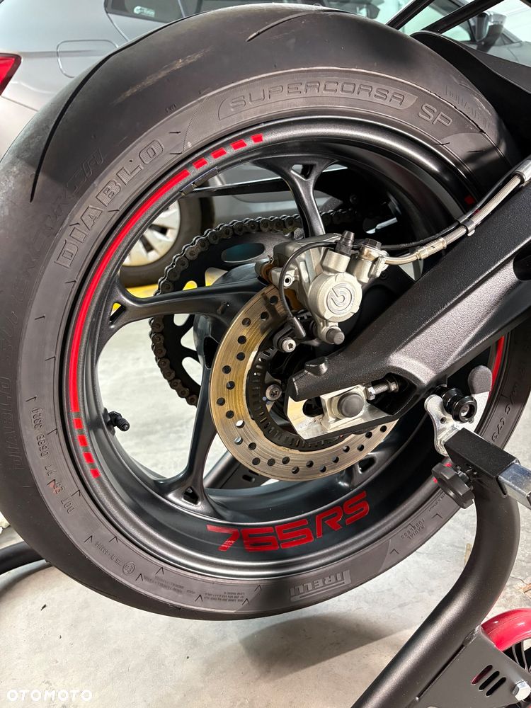 Triumph Street Triple - 4