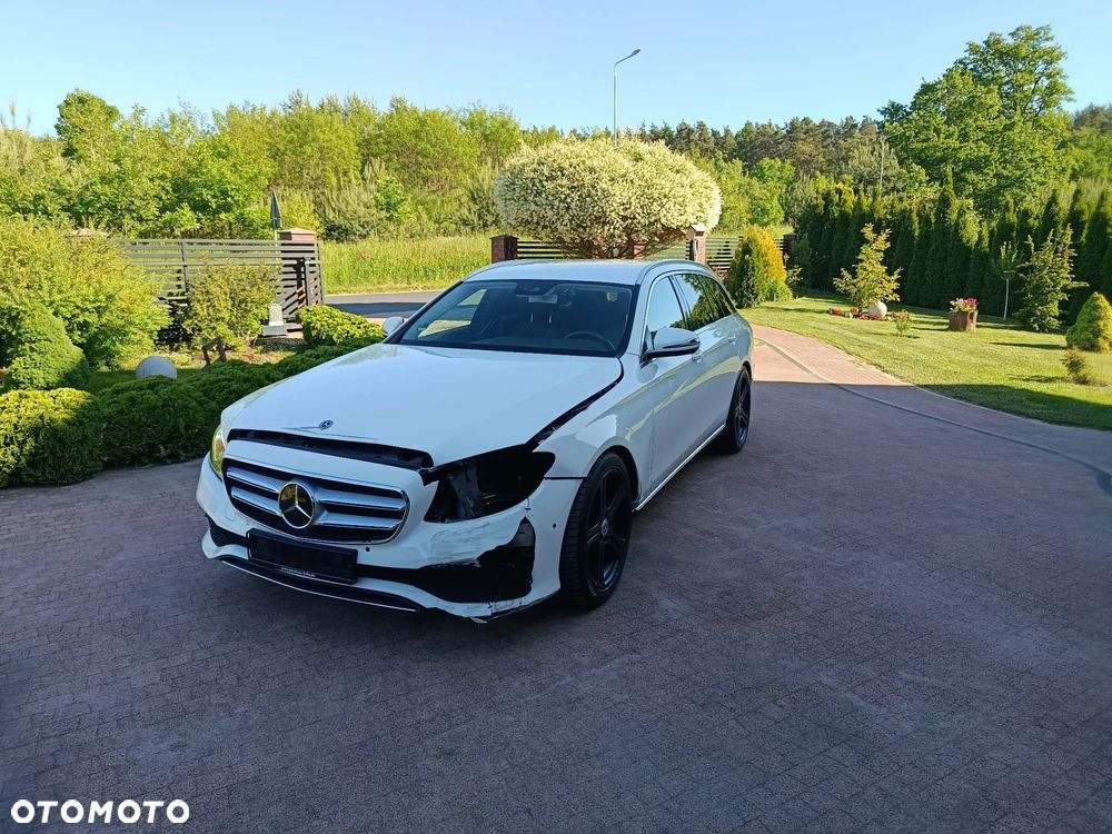 Mercedes-Benz Klasa E 220 d 9G-TRONIC - 25