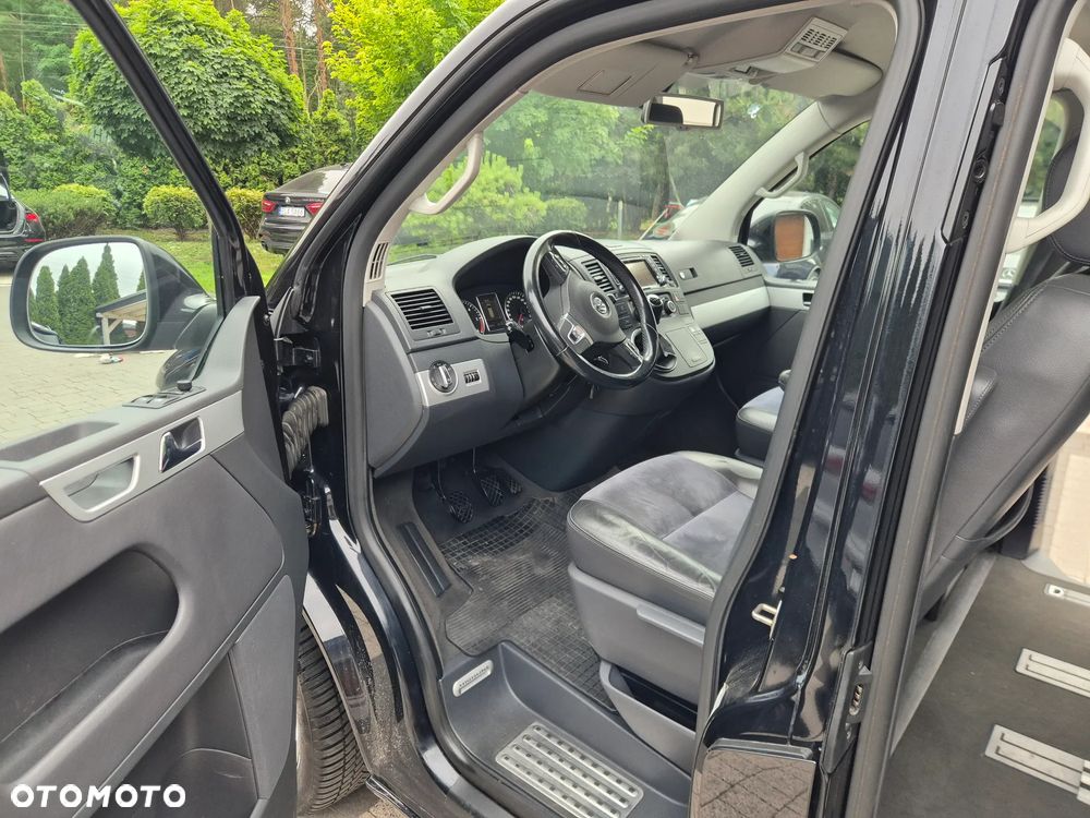 Volkswagen Multivan - 26