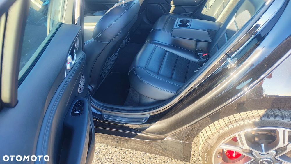 Kia Stinger 3.3 T-GDI AWD GT - 27